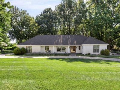 9823 Rosewood Dr