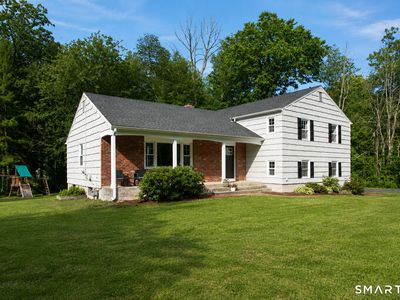 Property at 8 Lawton Drive, Simsbury, CT
