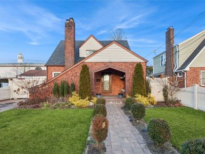 102 Weberfield Avenue