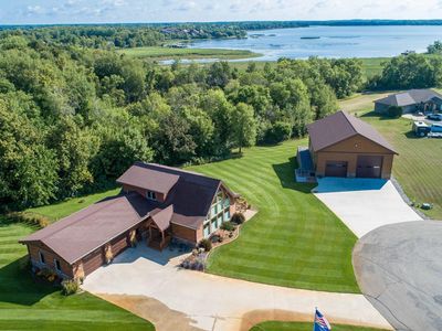 2701 Pristine Bay Ct NW