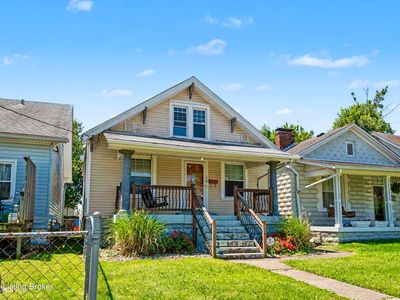 102 W Collins Ct