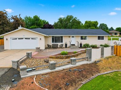 606 S 119th Ave