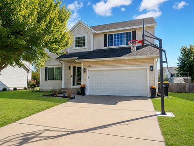 Property at 605 SE Meadowlark Ln, Waukee, IA