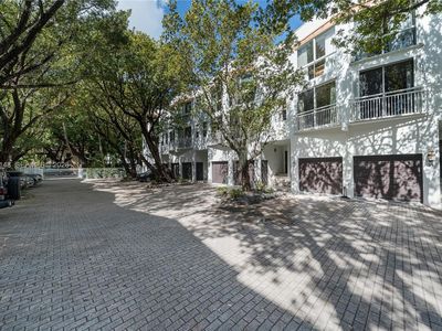 325 Meridian Ave APT 5