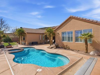 1672 N Ranch View Dr