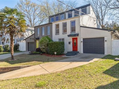 549 Parkway Dr NE