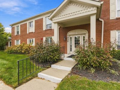7435 Lions Head Dr APT C