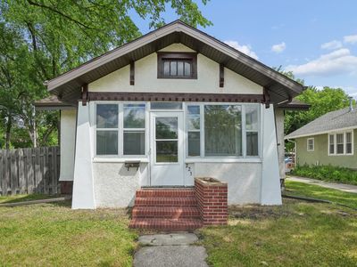 223 11th Ave N