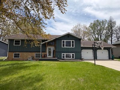 Property at 1305 14th Ave N, Wahpeton, ND