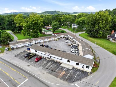 616 E Main St