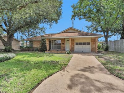 3919 Gardendale Dr