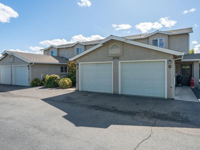 1011 Burton Dr