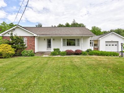 1081 Maple Hill Road
