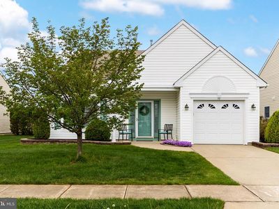 Property at 73 Wagon Wheel Ln, Columbus, NJ