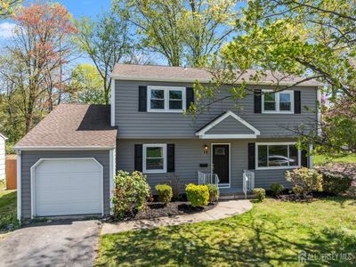 10 Ginesi Ct