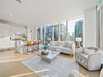 135 Seaport Blvd #1703