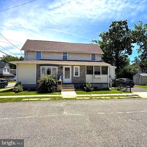 402 Wesley Ave