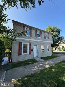 566 Franklin St
