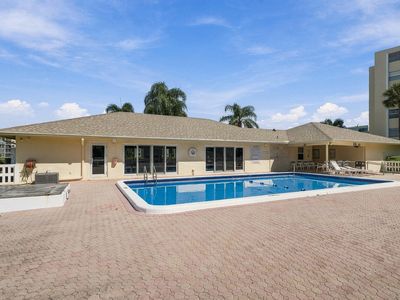 111 SE 3RD Avenue #602