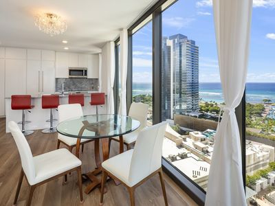 987 Queen St #2201