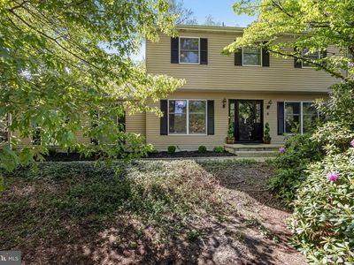 Property at 8 Yorkshire Dr, Medford, NJ