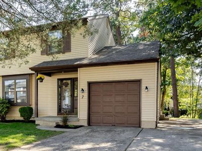 7 Pine Glen Dr
