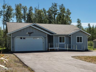 1174 W Jones Dr