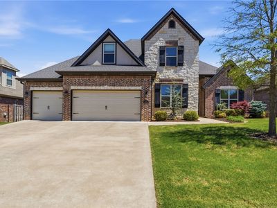 100 NW Highland Rd