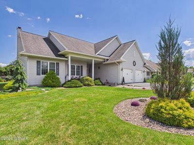 1049 Creekside Ln