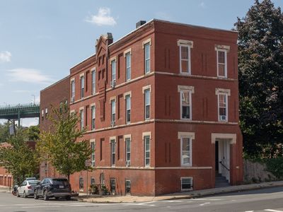 44 Beacon St APT 4