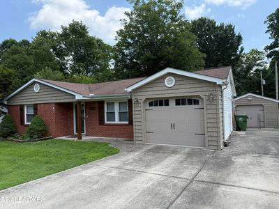 212 Barnes Ave