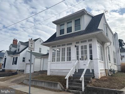 1498 W Poplar Ter