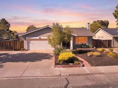 3079 Bernard Ave