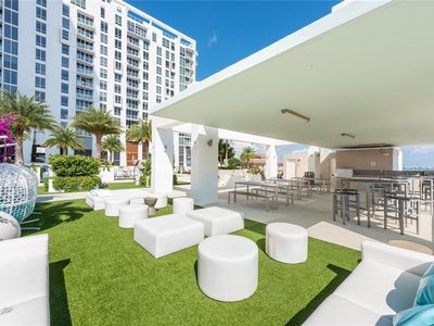 600 NE 27th Street #2301