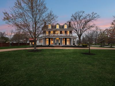 1153 E Main St