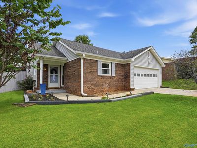 214 Barkwood Dr NE