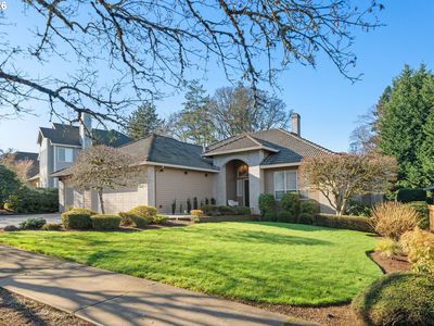 837 NW Waterhouse Ave