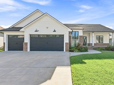 1502 N Shadow Rock Dr