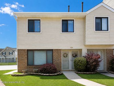 126 Redwood Loop