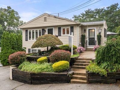 20 Dewey Ave