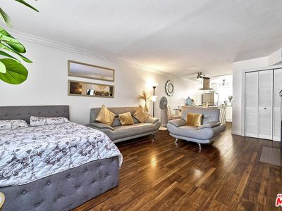 7045 Woodley Ave UNIT 110