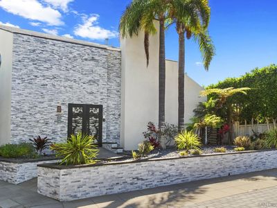 3304 Buena Vista St