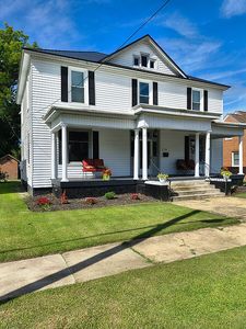 106 E 4th St