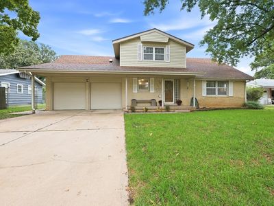 706 N Farmington Dr