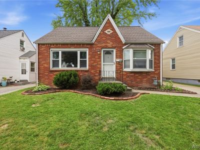 154 Saint Lawrence Ave