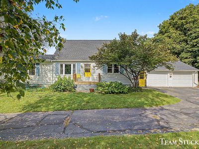 7861 Cannonsburg Rd NE