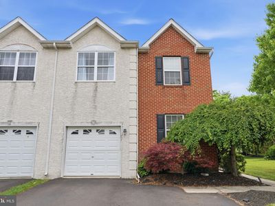 272 Hampshire Dr