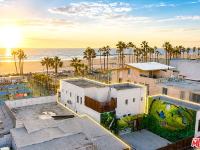 1915 Ocean Front Walk