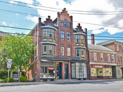 28 S Main St