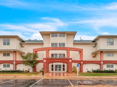 1613 Chalstrom Beach Rd #202